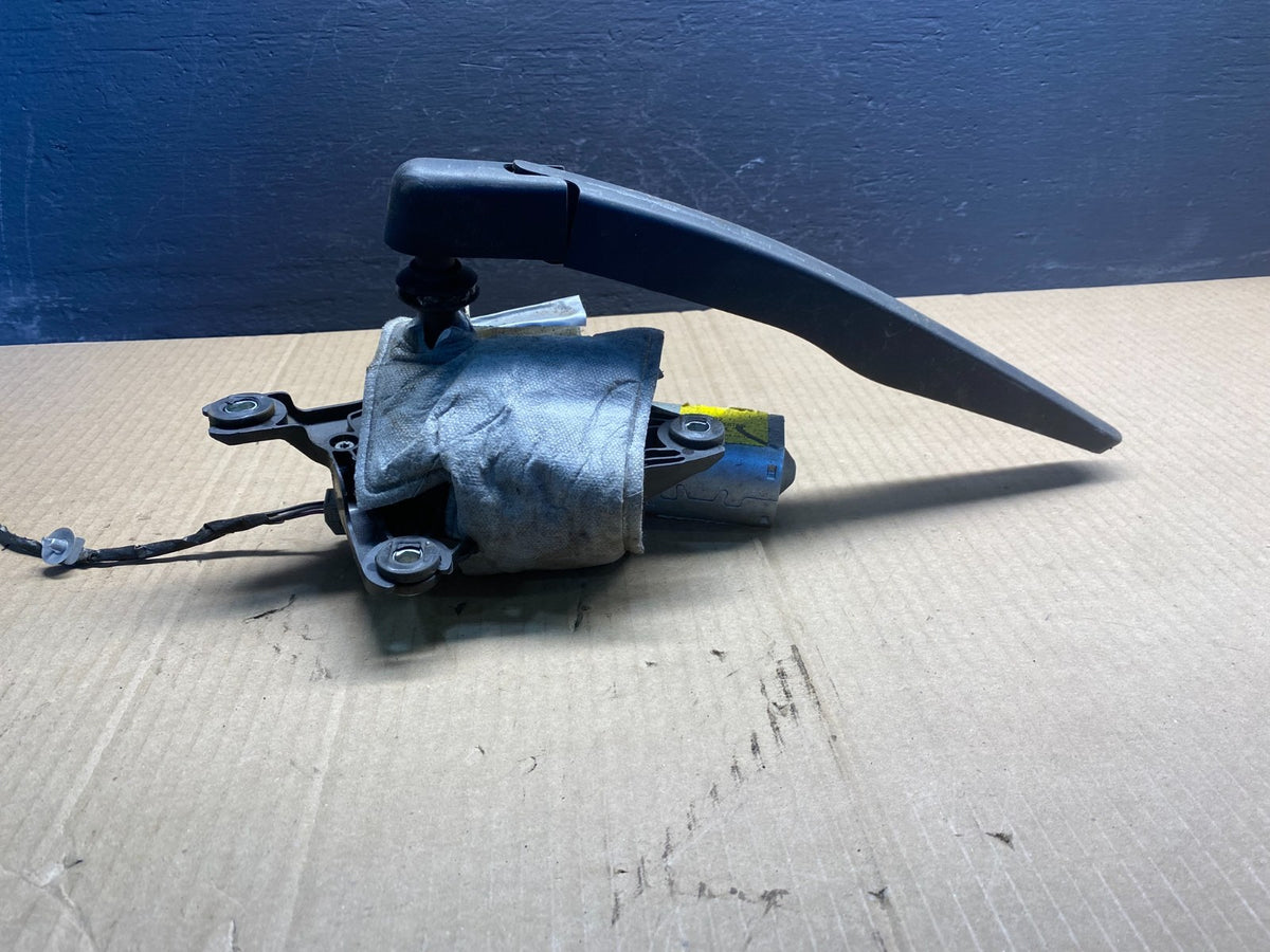 2011 to 2019 Ford Explorer Rear Windshield Wiper Motor AC0876 DG1