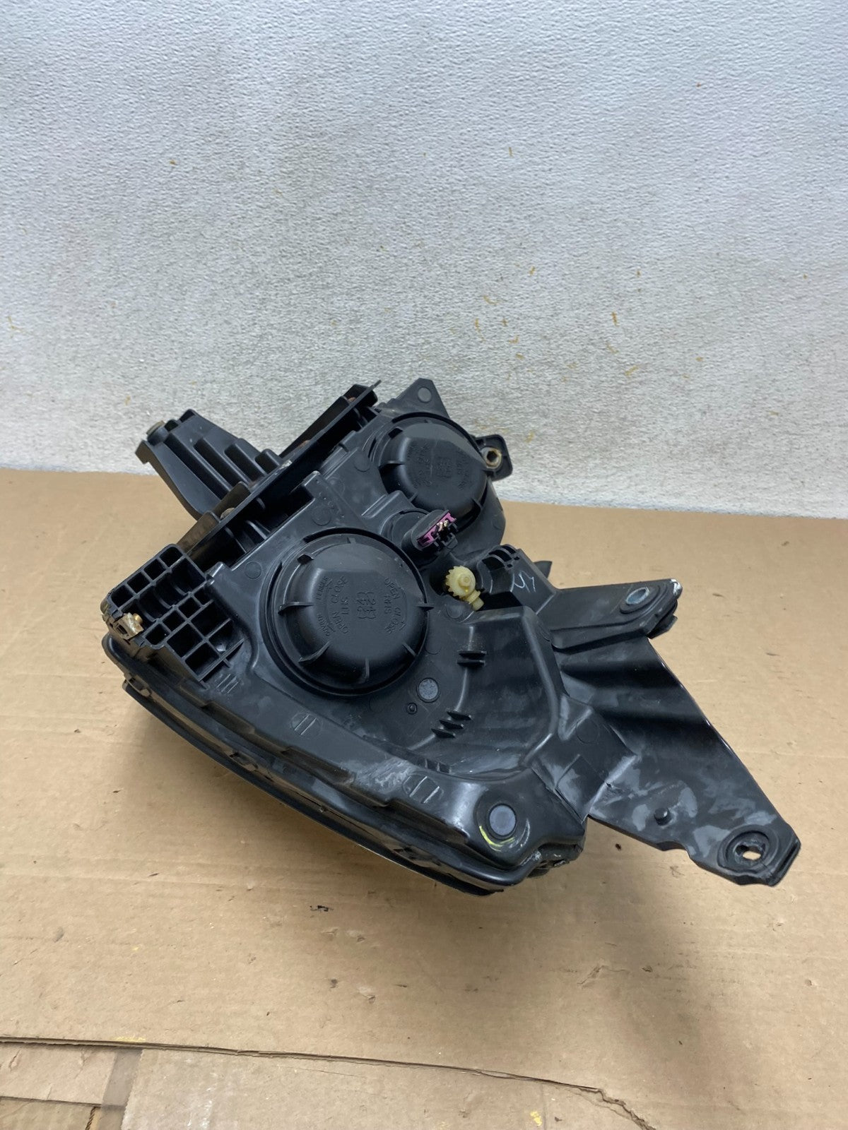 2009 to 2012 Chevrolet Traverse Right Passenger Halogen Headlight AH9437 DW7
