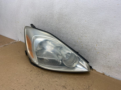 2004-2005 Toyota Sienna Right Passenger Halogen Headlight AH9224 DW2