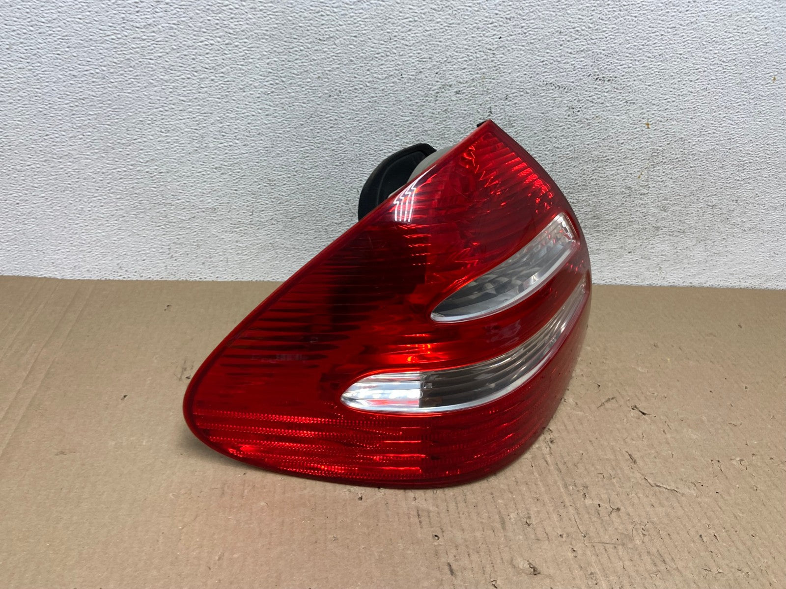 2003-2006 Mercedes E Class Sedan Left Driver LH Side Tail Light AE9664 LK2