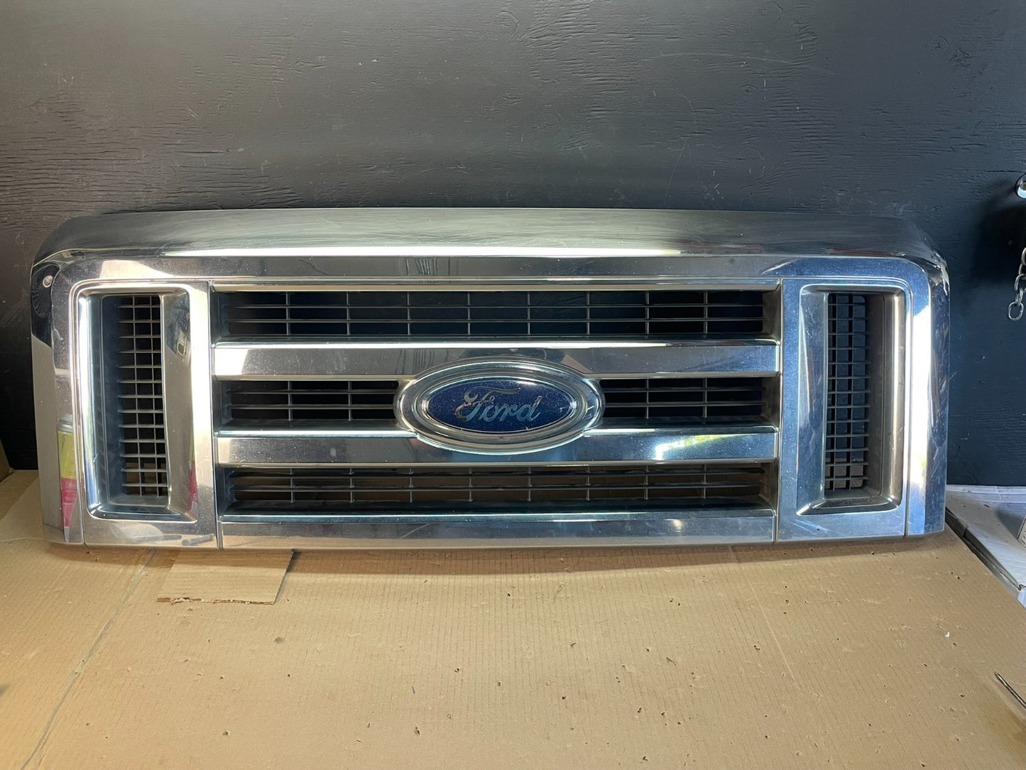 2008 to 2014 Ford Econoline E150 E250 Front Upper Chrome Grill Grille AE3621 DG0