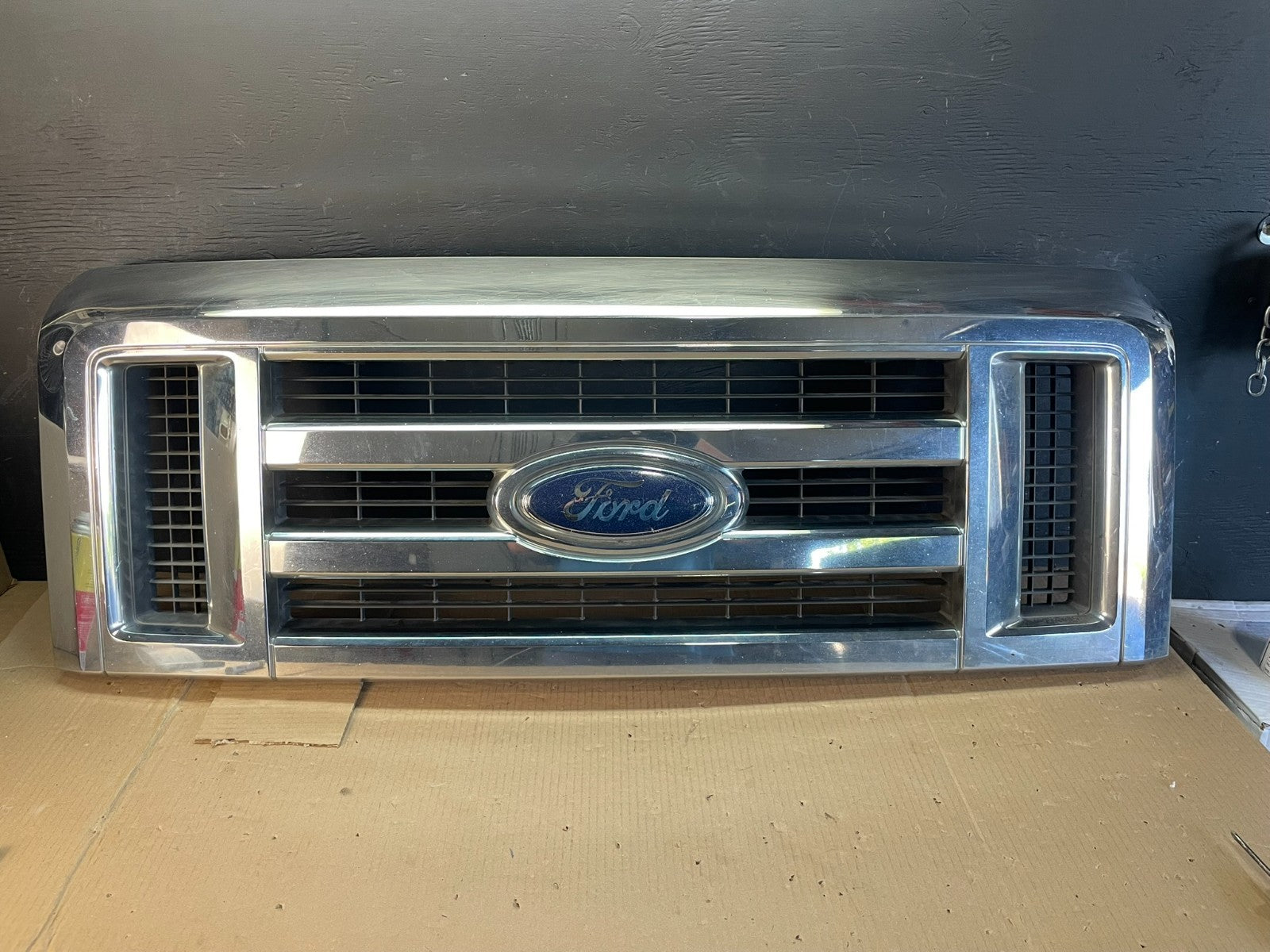 2008 to 2014 Ford Econoline E150 E250 Front Upper Chrome Grill Grille AE3621 DG0