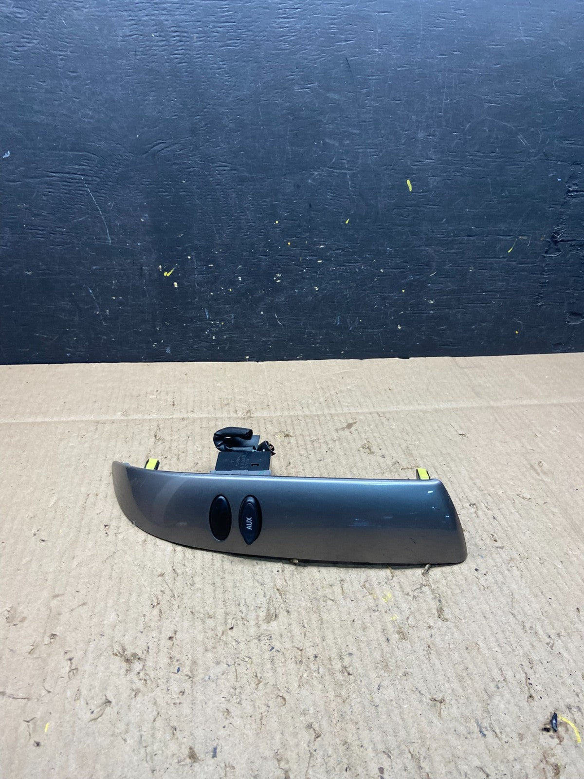 2004 to 2010 Toyota Sienna Right Side Radio Switches Bezel Trim OEM Y5404 DG0