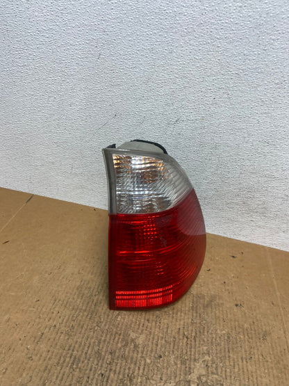 2004 2005 2006 BMW E53 X5 Right Passenger Rh Side Tail Light AE2852 LK2