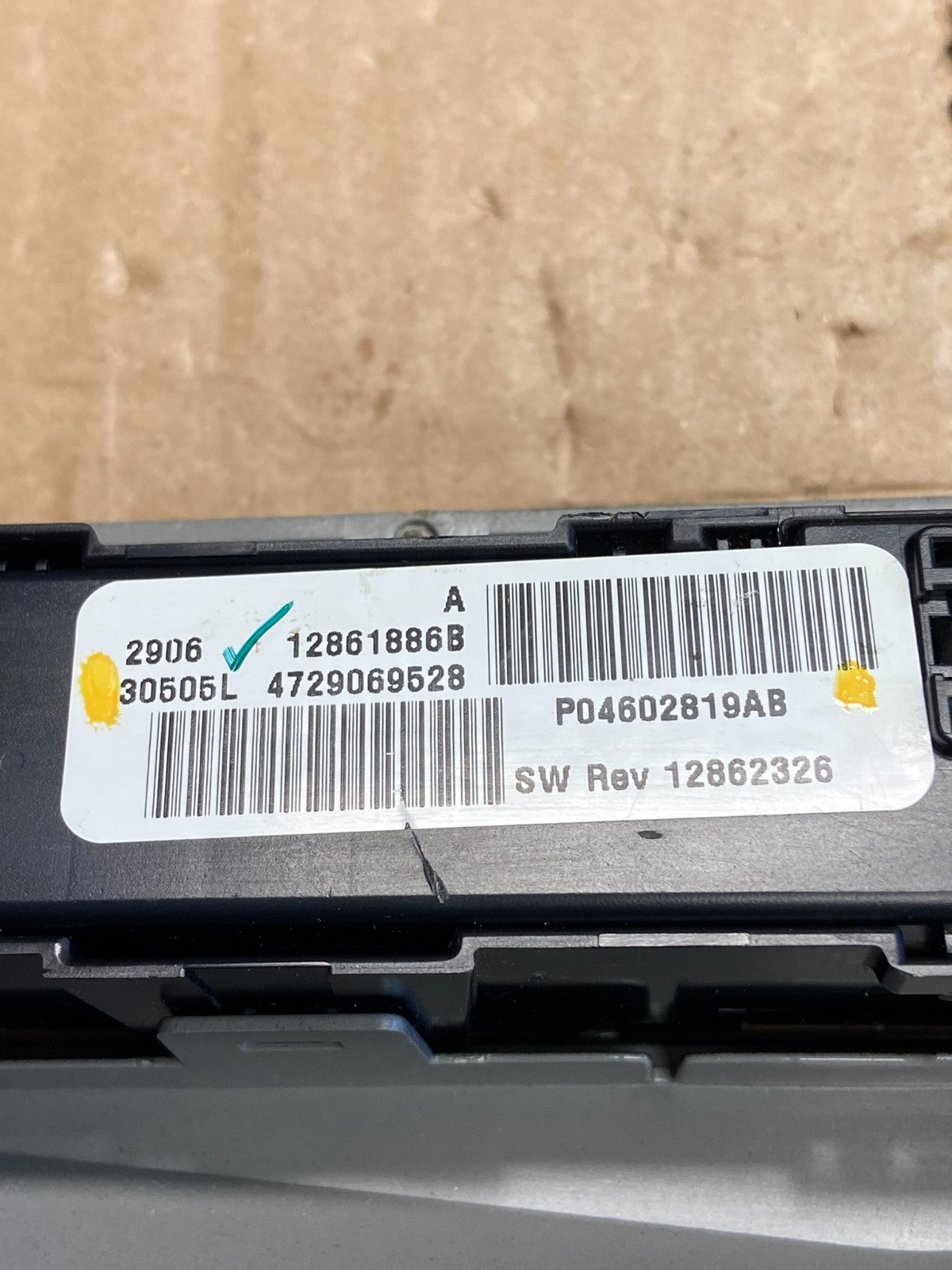 2007 2010 Chrysler Sebring Center Dash Radio Clock Bezel Trim Panel Oe AH5632 DG4