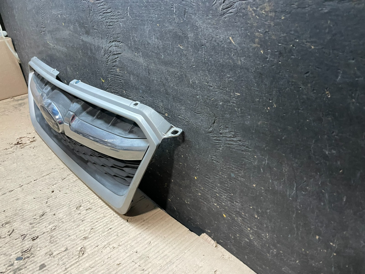 2012-2016 Subaru Impreza Crosstrek Front Upper Grill Grille Aftermarket V6786 DG1