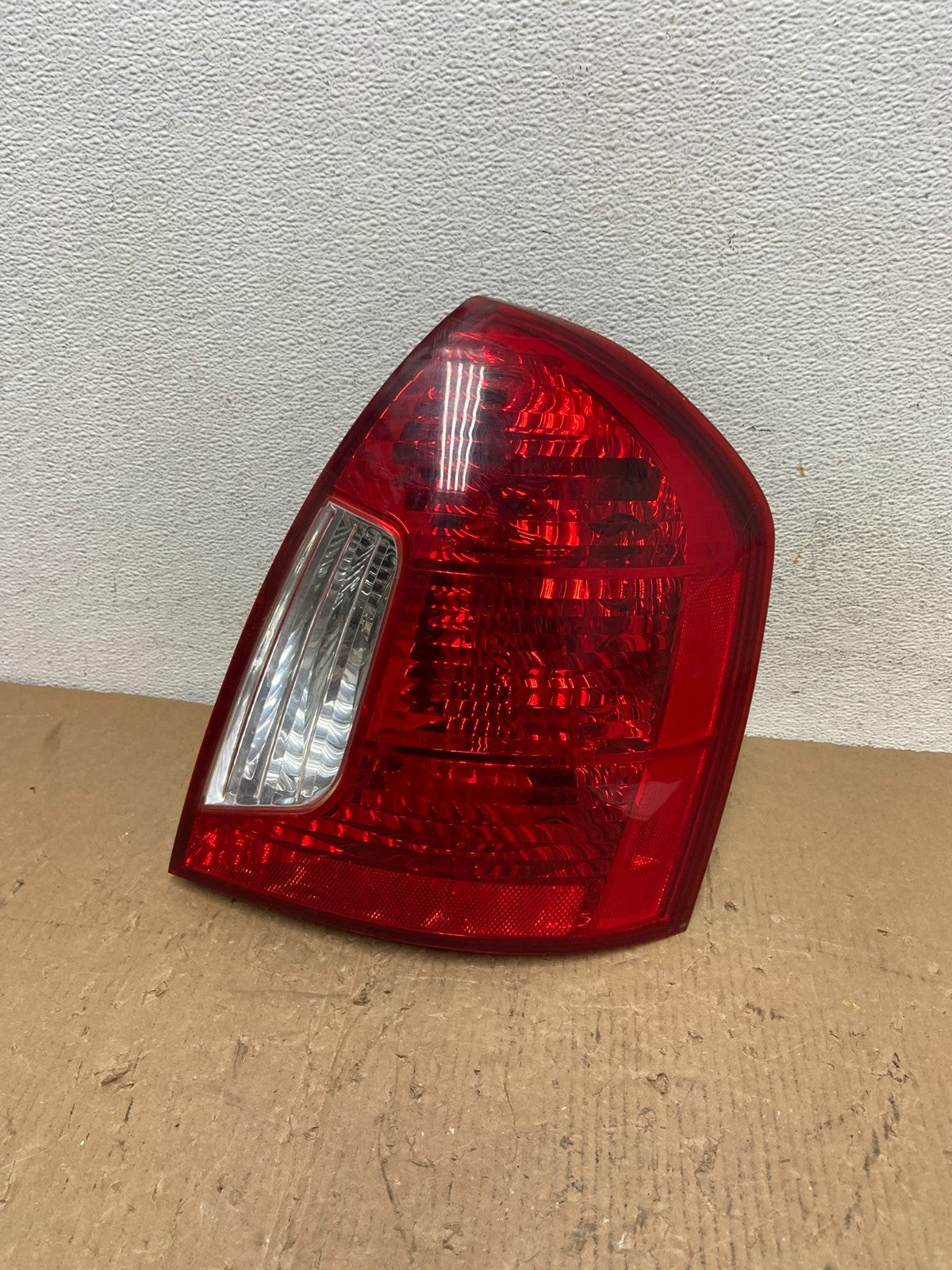 2006-2011 Hyundai Accent Sedan Right Passenger Side Rh Tail Light AD8237 DW0