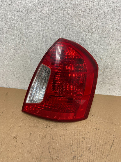 2006-2011 Hyundai Accent Sedan Right Passenger Side Rh Tail Light AD8237 DW0