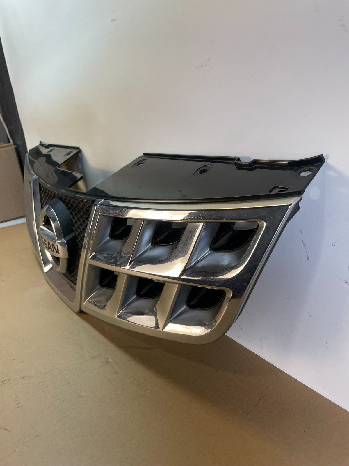 2011 to 2015 Nissan Rogue Front Upper Chrome Grill Grille ai4235 DG1