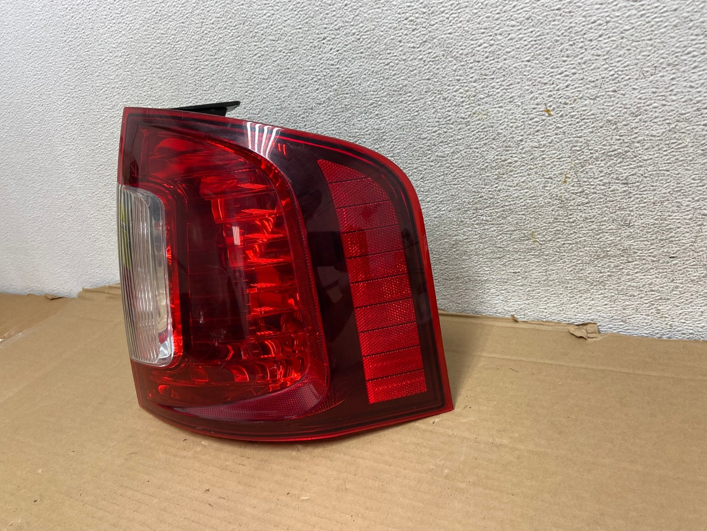 2011 2012 2013 2014 Ford Edge Right Passenger RH Side Tail light AG9181 LK2
