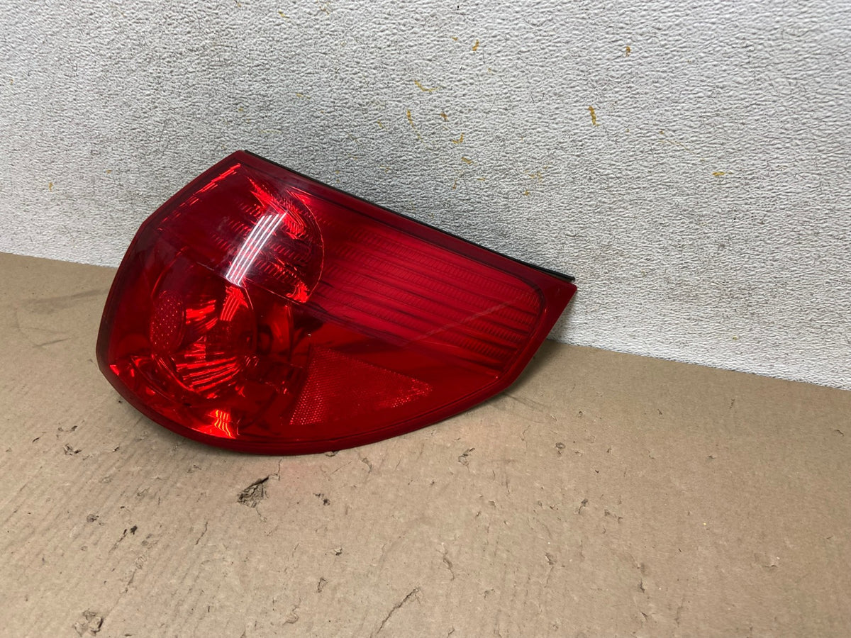 2006 - 2010 Toyota Sienna Right Passenger Side Tail Light AH7610 LK2