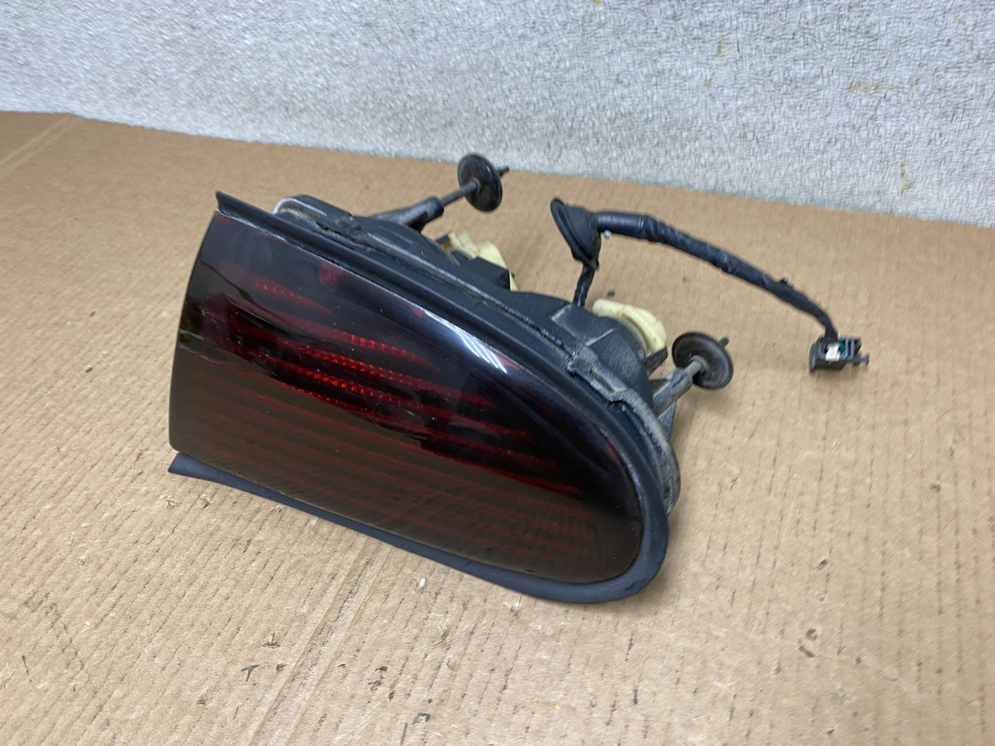 1995 to 2000 Oldsmobile Aurora Right Passenger RH Side Tail Light W3860 DW1