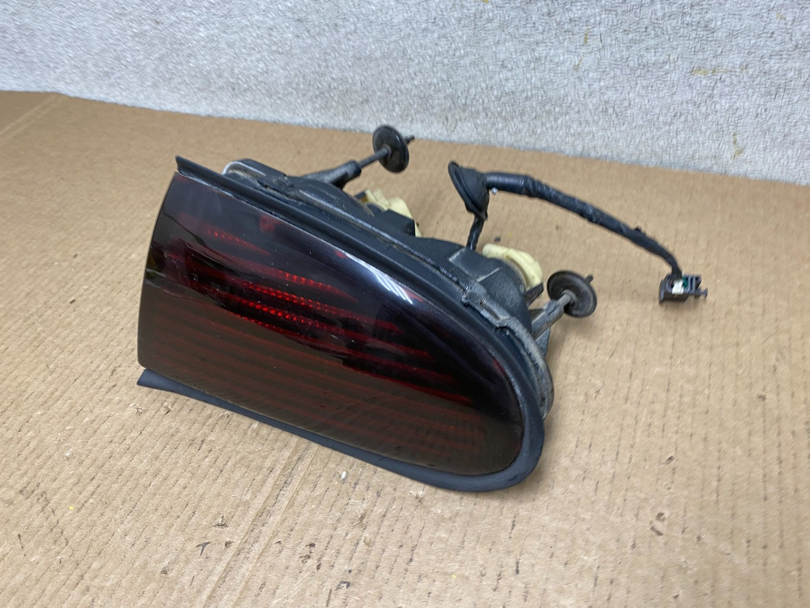 1995 to 2000 Oldsmobile Aurora Right Passenger RH Side Tail Light W3860 DW1