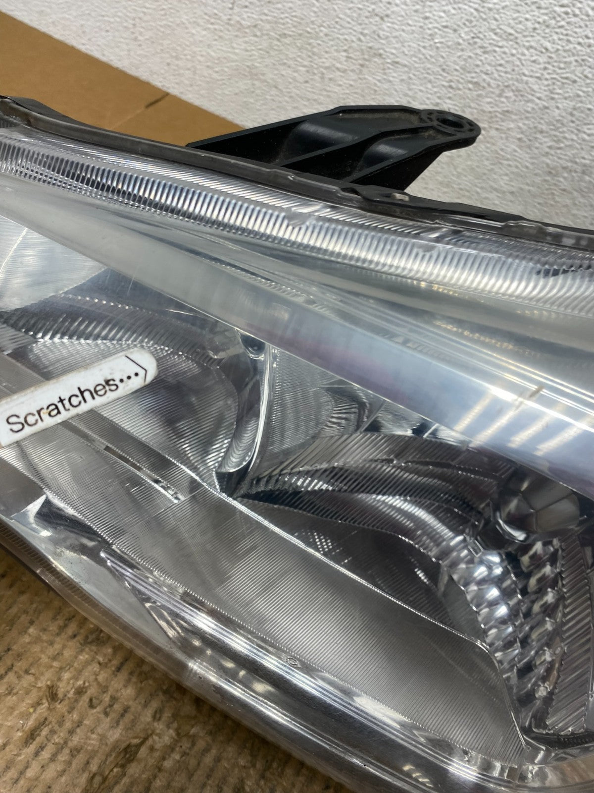 2014 to 2016 Subaru Forester Left Driver LH Headlight Halogen TYC AE2706 DW3