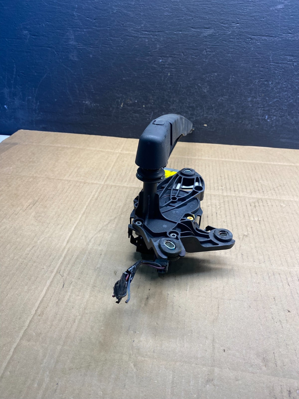 2011 to 2019 Ford Explorer Rear Windshield Wiper Motor AD5018 DG4