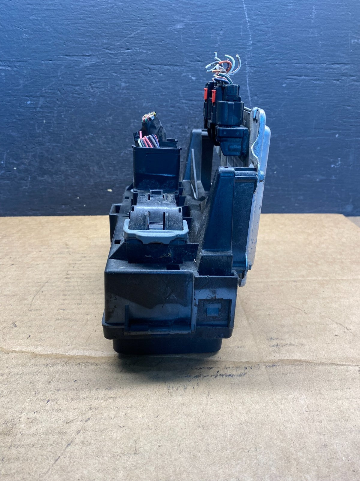 2007 2008 2009 Dodge Durango Fuse Box Relay Panel Body Module BCM AD7315 DG3