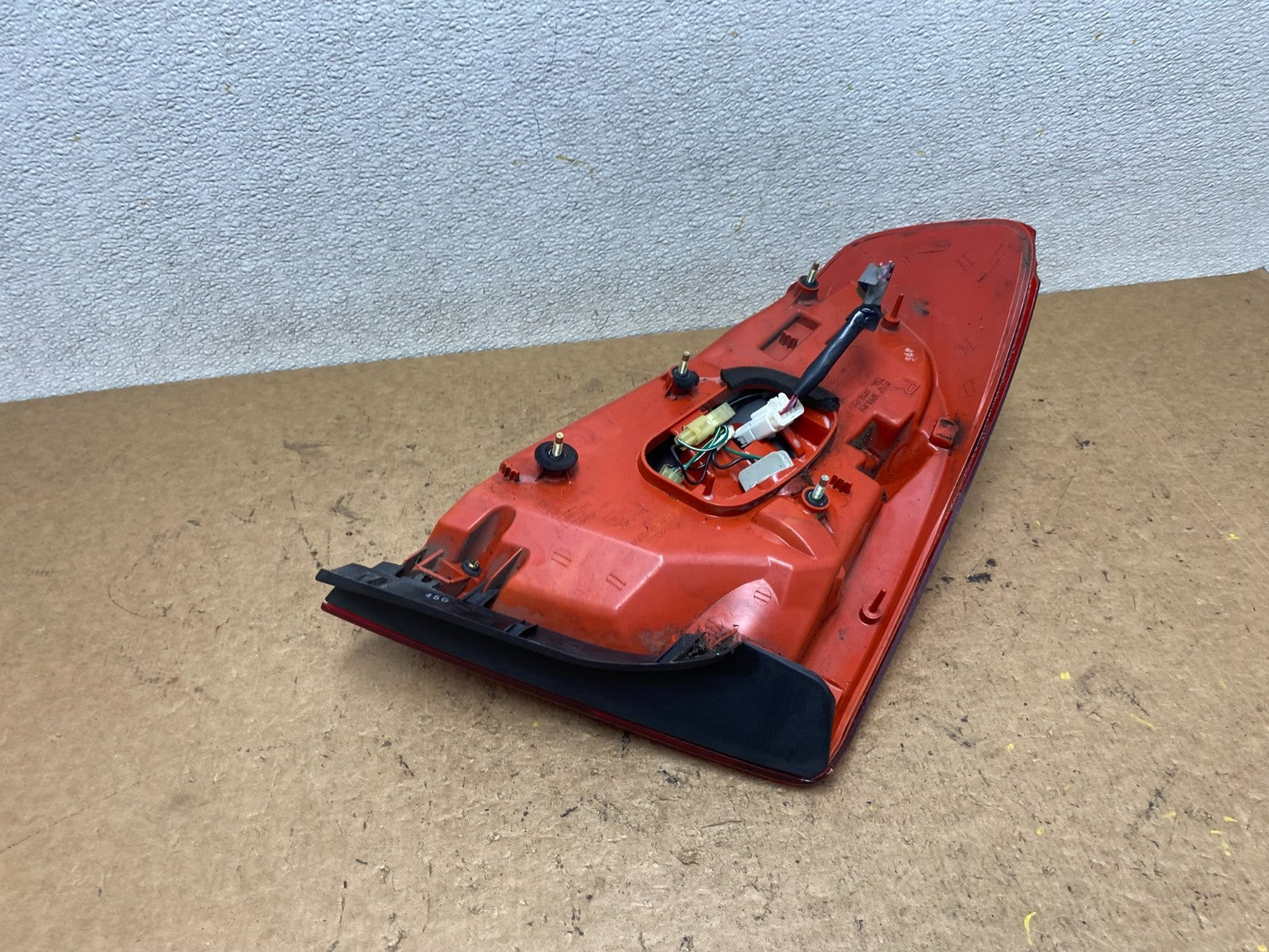 2005 to 2006 Infiniti G35 Right Passenger Side Tail Light OEM T0771 DW7