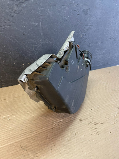 2013 - 2016 BMW 650i F06 Right Air Intake Cleaner Filter Box AF3481 DG1