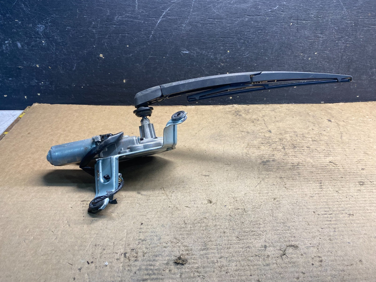 2014-2015 Kia Sorento Rear Glass Windshield Wiper Motor OEM aa2826 DG0