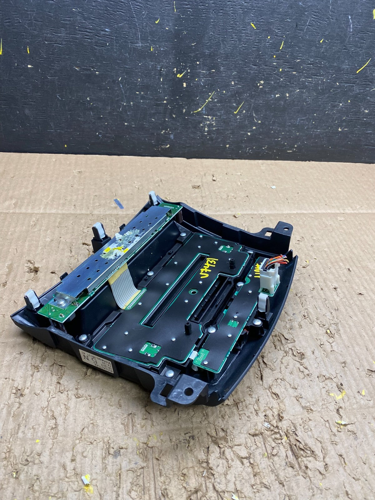 2007 to 2010 Mitsubishi Outlander Am Fm Cd Player Radio OEM Receiver v7431 DG4