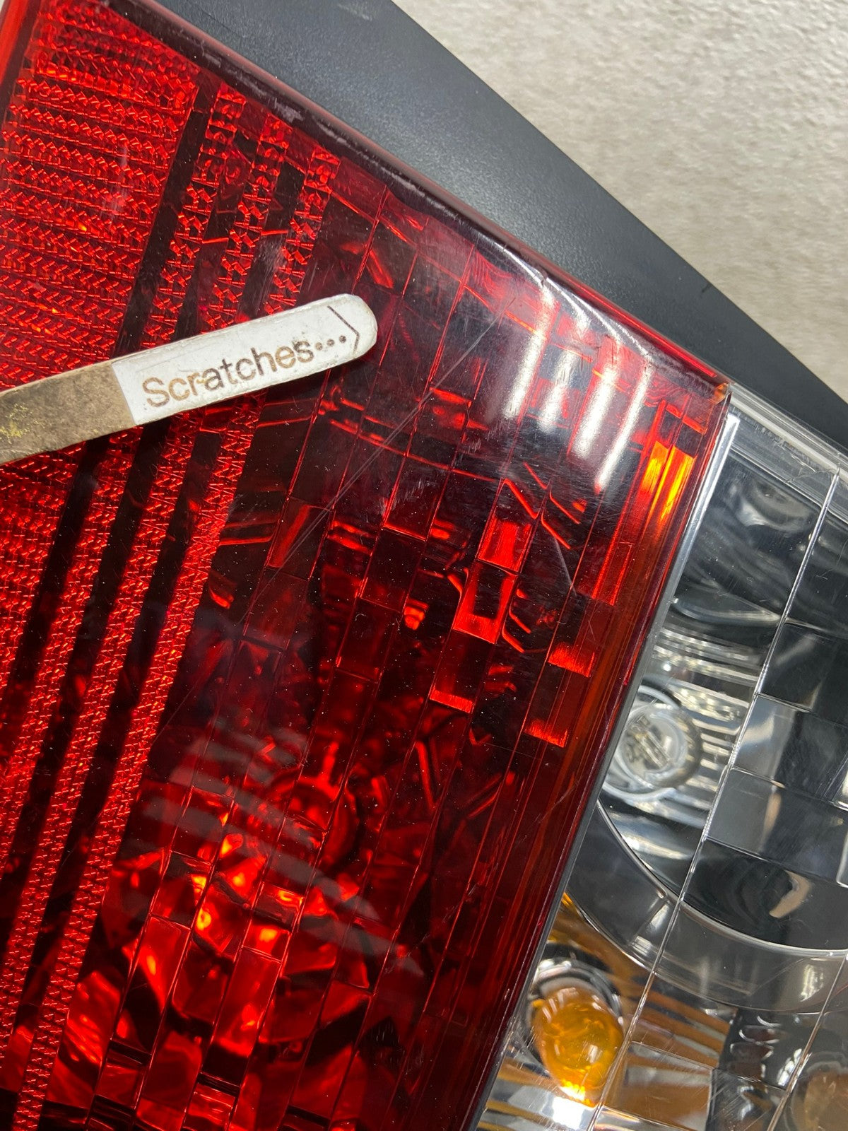 2004-2007 Toyota Highlander Right Passenger RH Side Tail Light AG4148 LK3