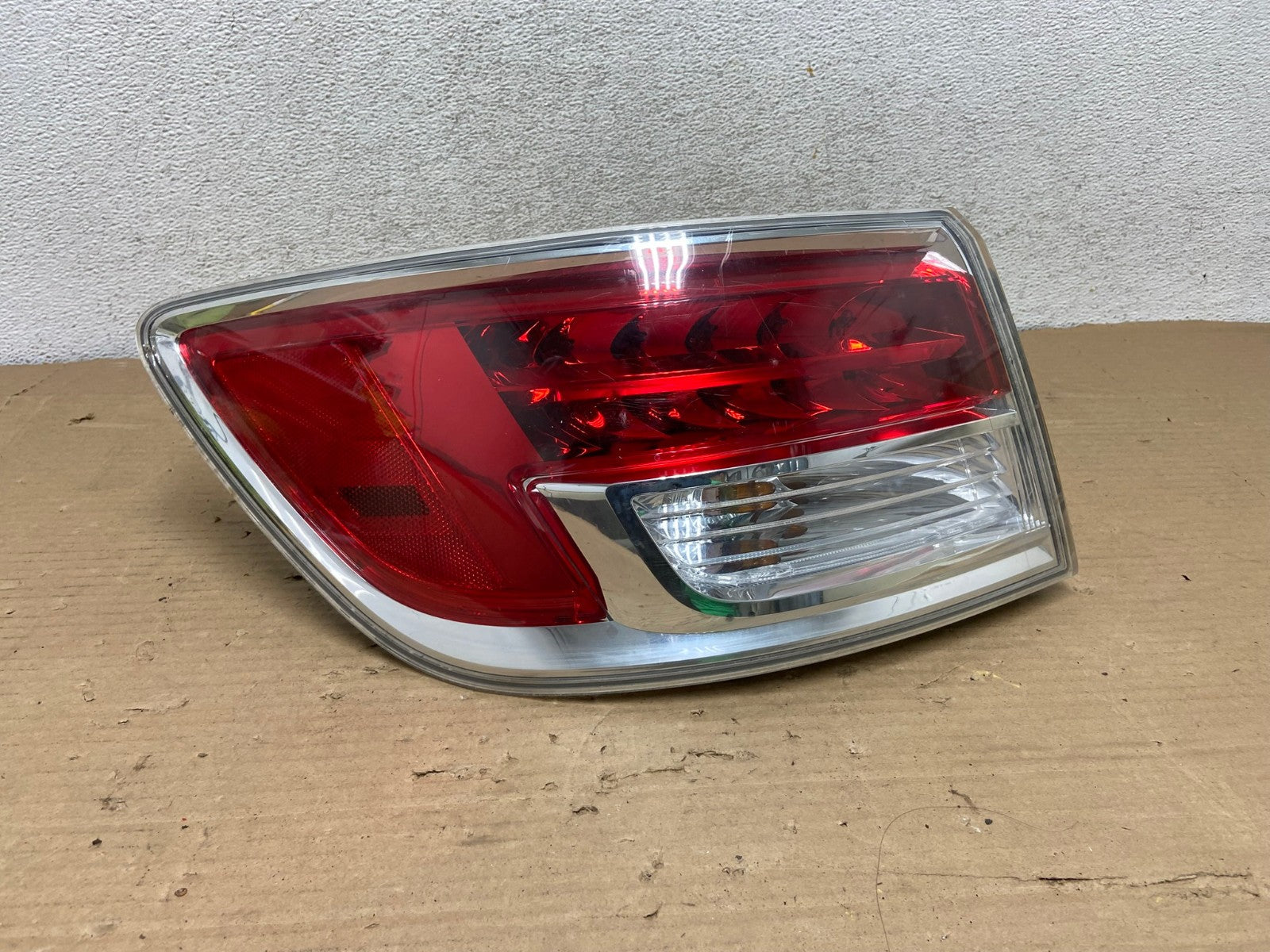 2007 - 2009 Mazda CX-9 Tail Light Left Driver LH Side AG8193 LK0
