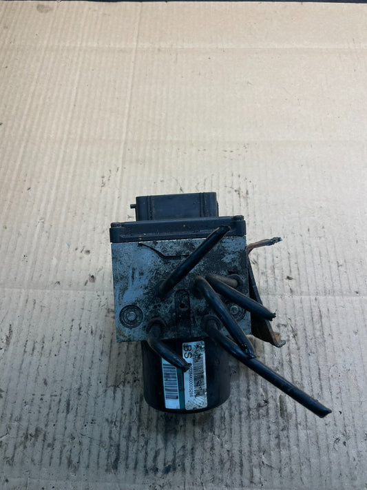 2007 Chevrolet Suburban 2500 GMC Yukon XL ABS Control Module 15912509 X86040