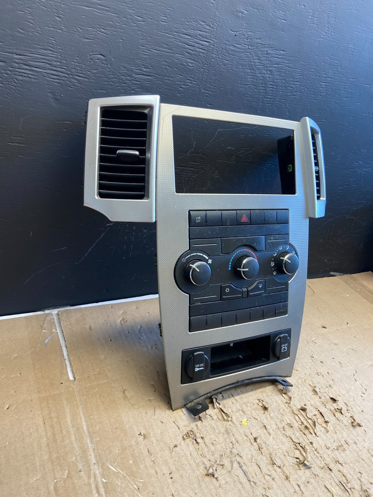 2008 2009 2010 Jeep Commander Grand Cherokee A/C Climate Control Bezel AB5899 DG1