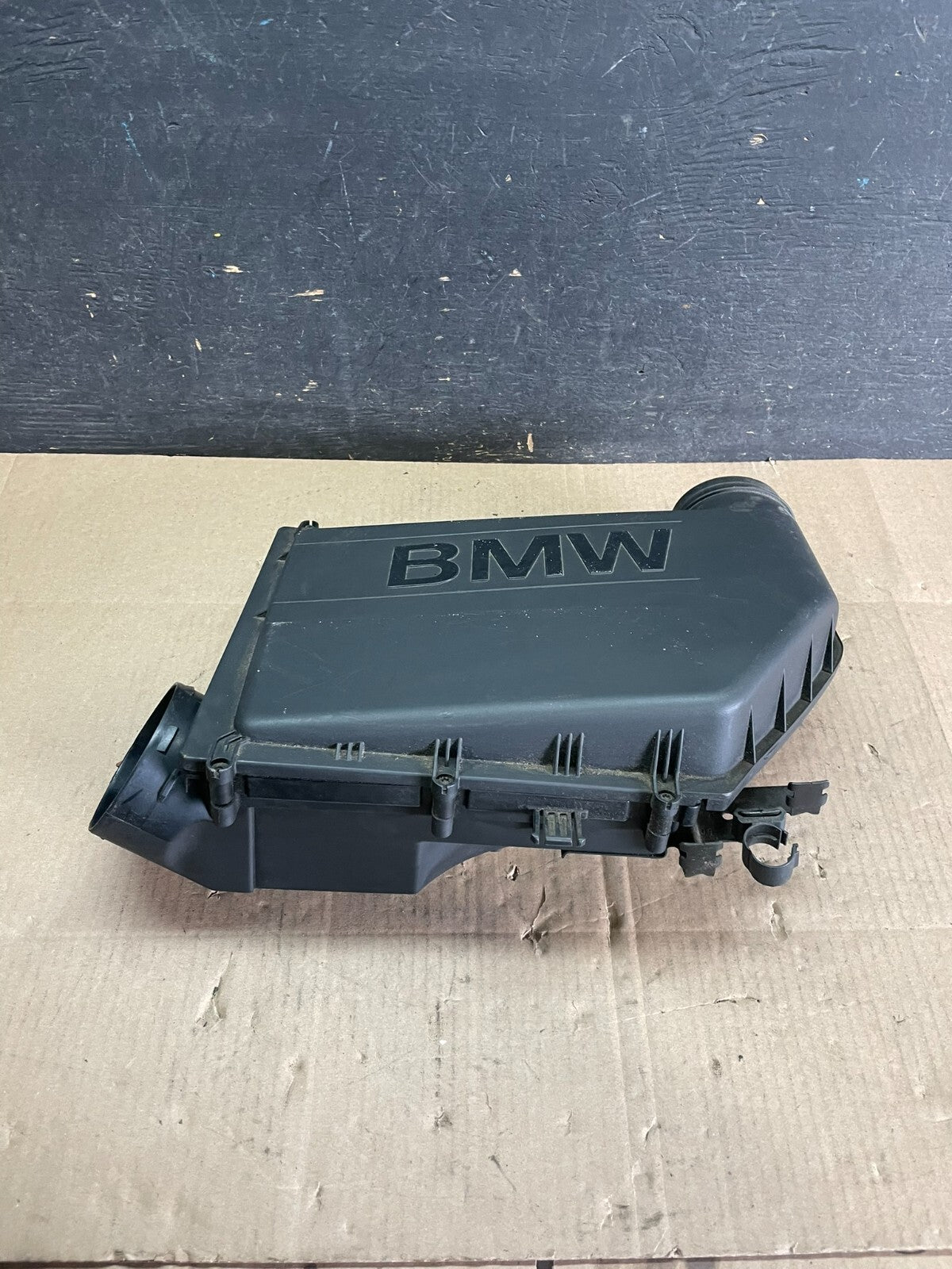2007 to 2010 BMW X5 Air Intake Cleaner Filter Housing Box M2542 DG0