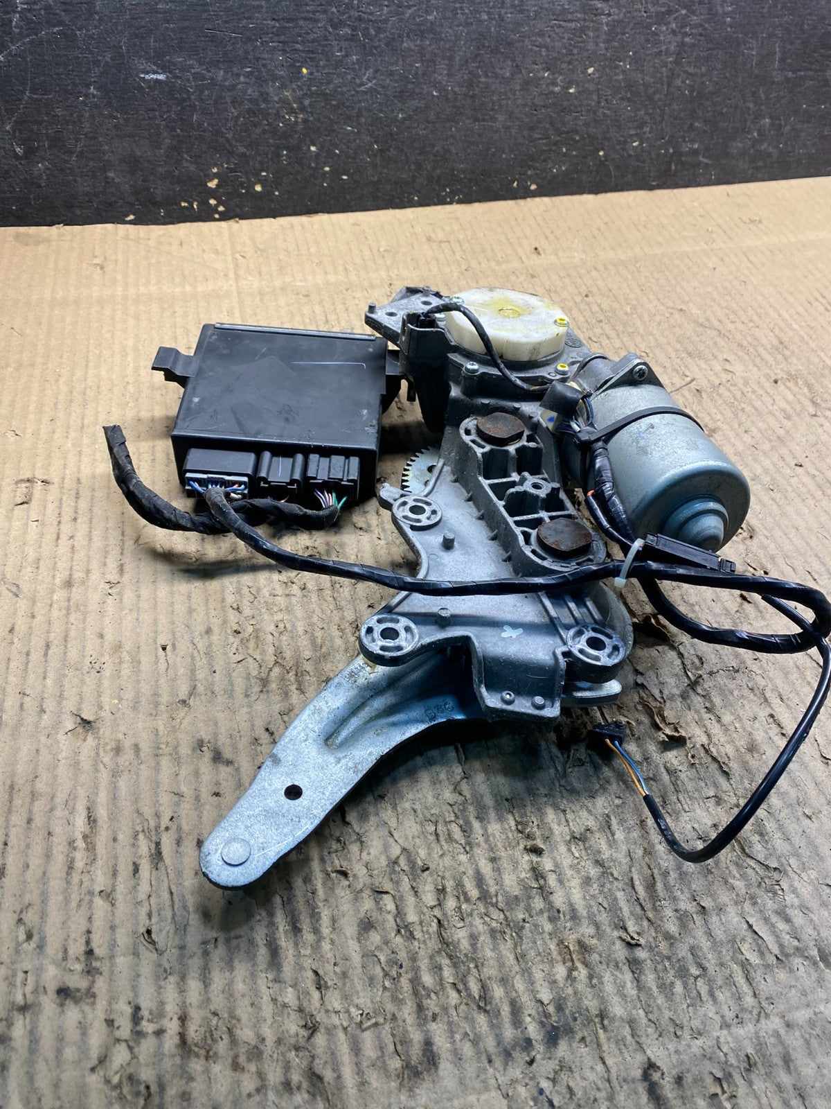 2008-2017 GMC Acadia Enclave Tailgate Back Door Rear Wiper Motor Wiper y1433 DG4
