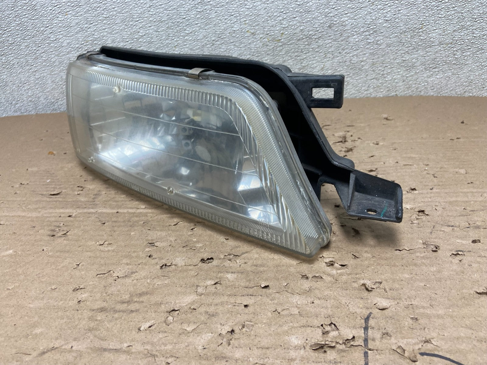 1997 to 1999 Nissan Maxima Right RH Side Headlight Halogen OEM AB1573 DW1