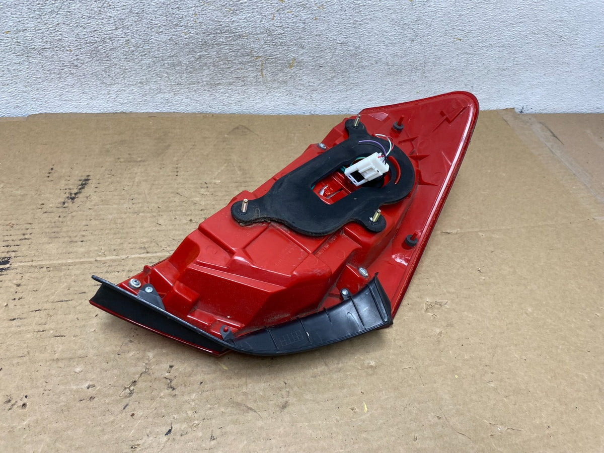 2007 to 2013 Infiniti G35 G37 Sedan Right Passenger Rh Tail Light AH8115 DW4
