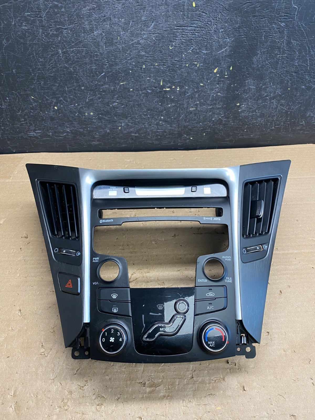 2011 - 2014 Hyundai Sonata Center Radio Climate Control Air Vent Bezel AG8469 DG0