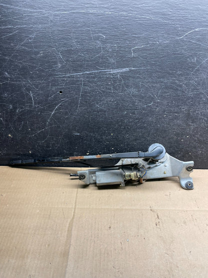 2000 to 2004 Subaru Outback Rear Windshield Washer Wiper Motor w6700 DG0