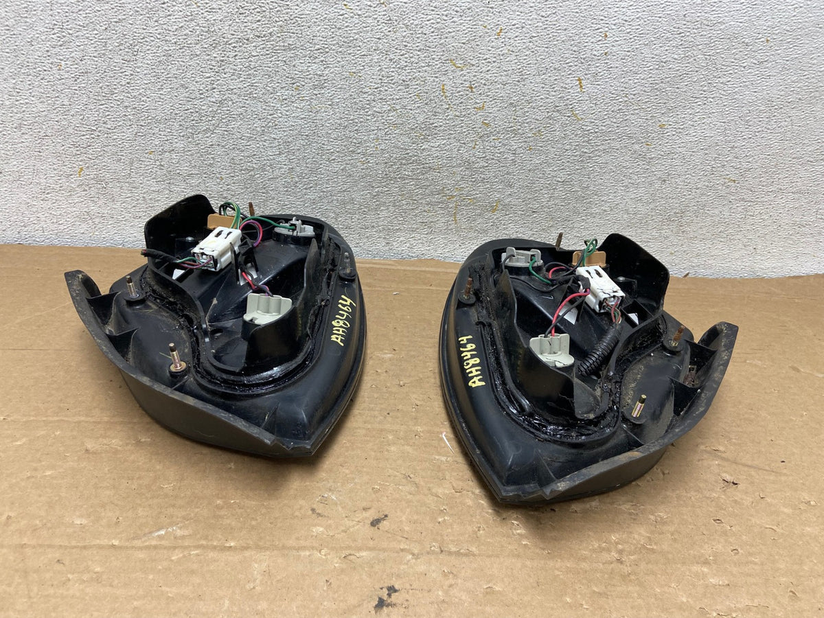 2000 to 2001 Nissan Maxima Left + Right Set Tail Lights AH8464 LK6