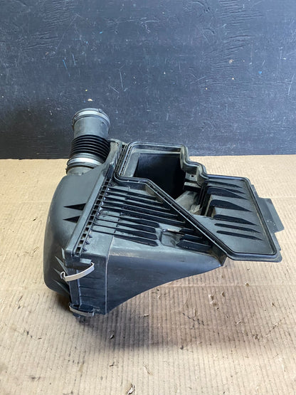 2002 to 2008 BMW 7 E65 E66 750Li 750i Right Side Air Cleaner Intake Box I3403 DG3