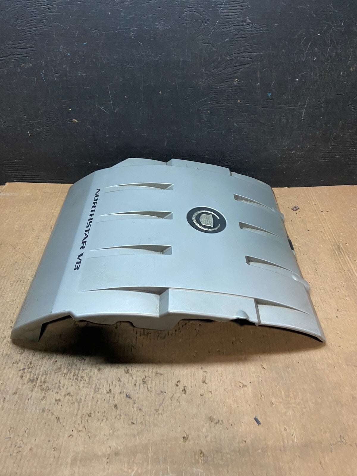 1997 to 2004 Cadillac Deville Seville Northstar Engine Motor Cover H6873 DG13