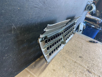 2007 - 2009 Mitsubishi Outlander Front Upper Grill Grille OEM O6230 DG10
