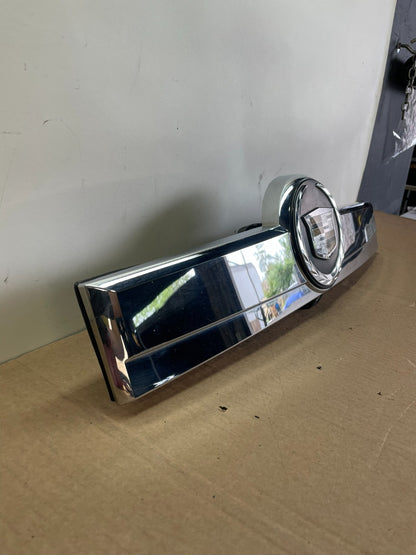 2007 to 2014 Cadillac Escalade Rear Liftgate Trim Molding W/Camera ah0206 DG2