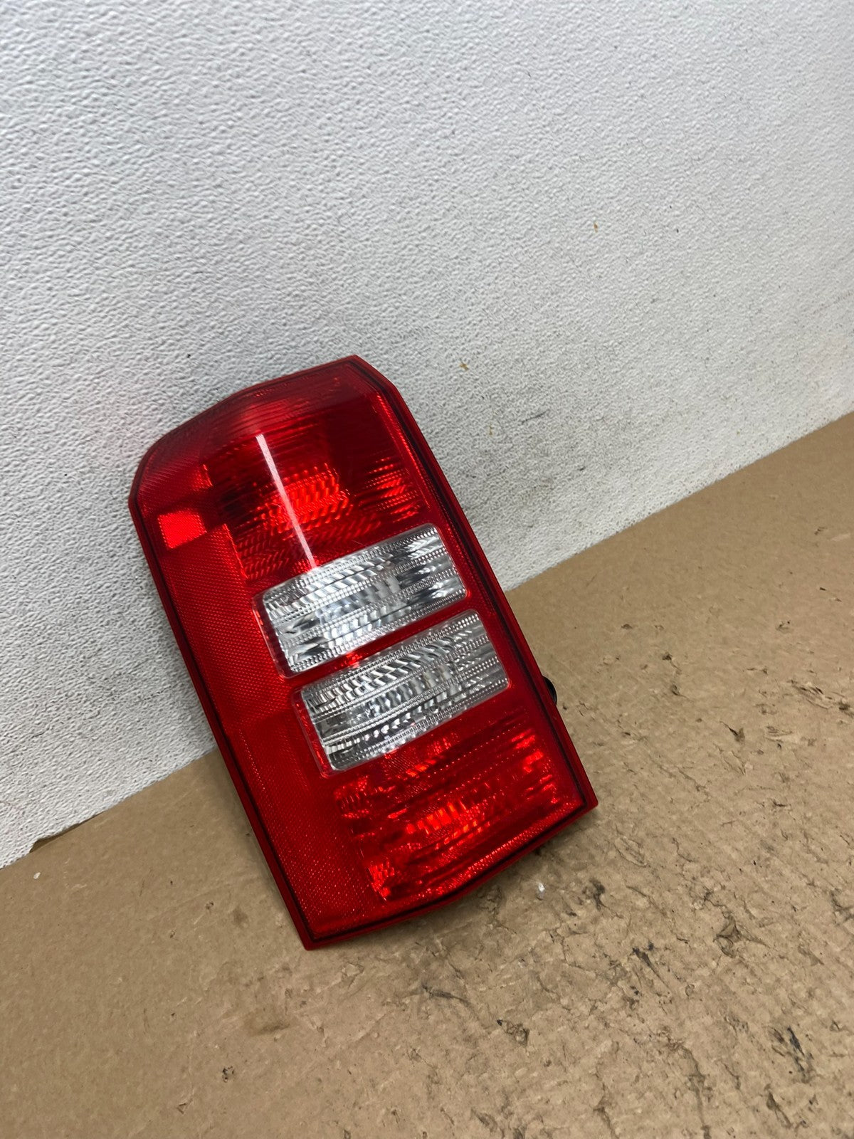 2008 to 2016 Jeep Patriot Left Lh Driver Side Tail Light AF8402 DW2