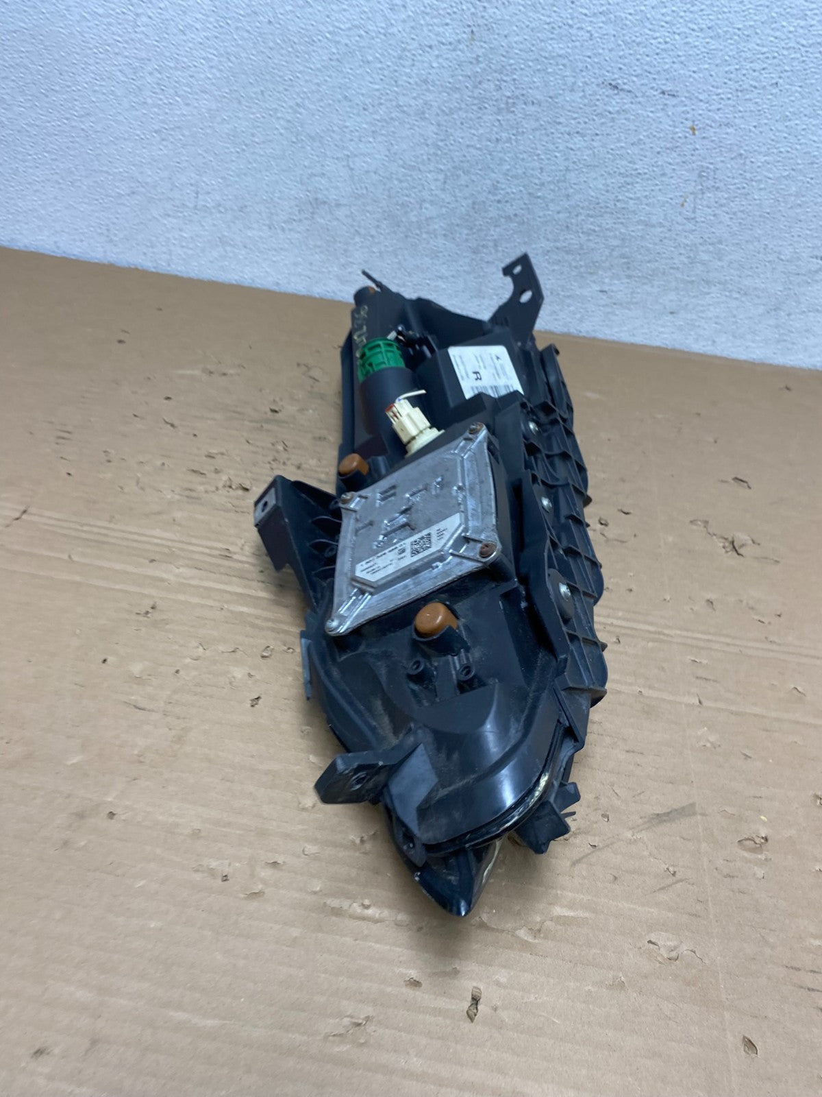 2014 - 2018 Jeep Cherokee Right Passenger RH Side LED Headlight AD4286 DW6