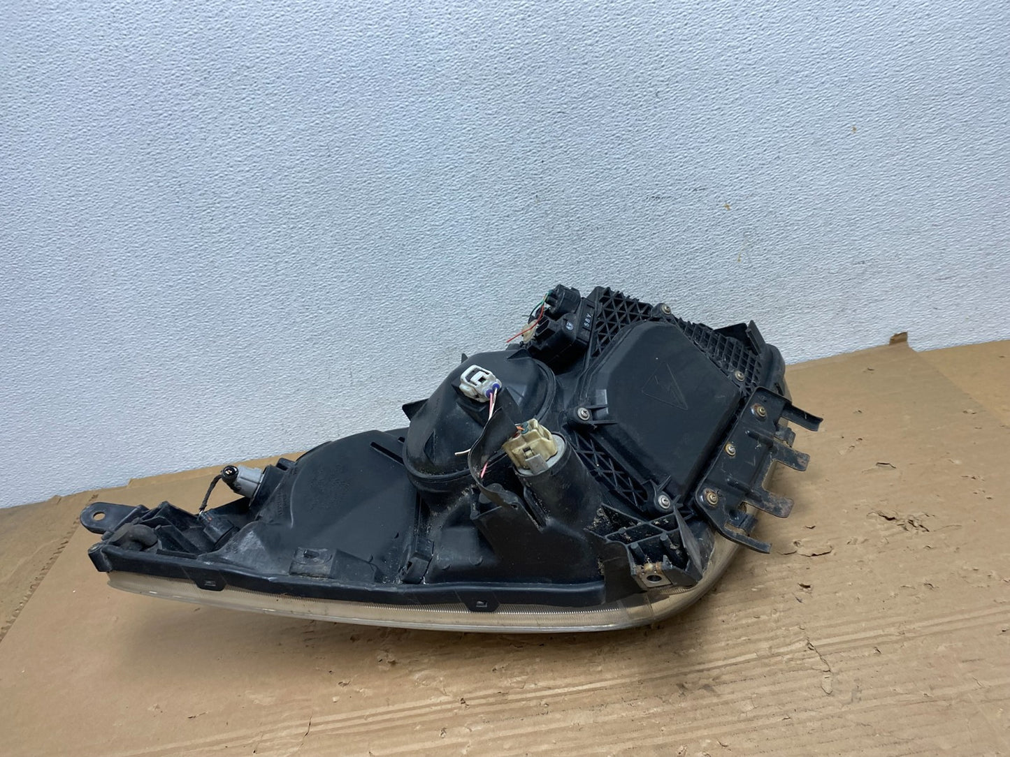 2004 - 2005 Toyota Prius Left Driver Lh Xenon HID Headlight AD4361 DW8