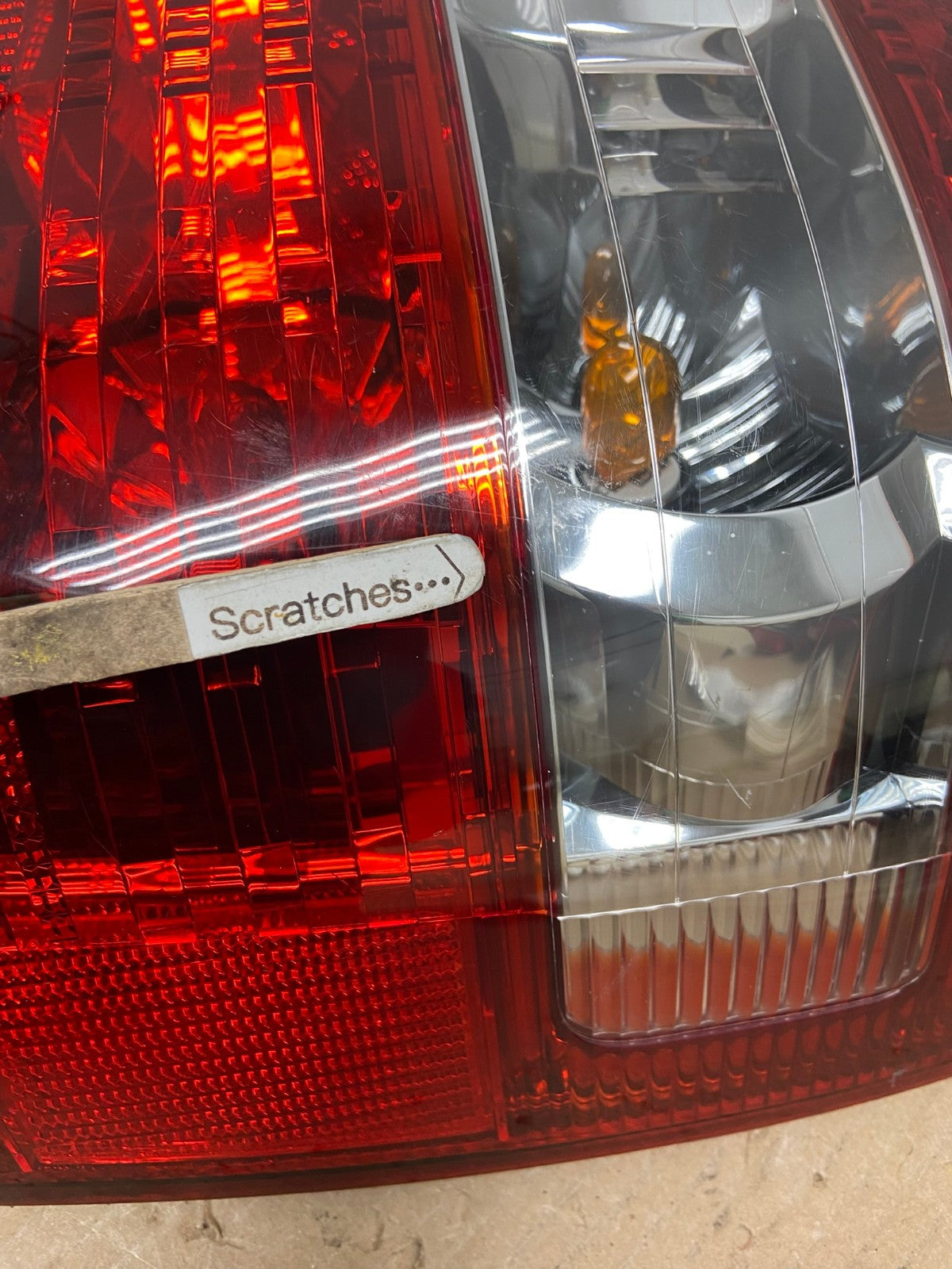 2004-2007 Toyota Highlander Right Passenger RH Side Tail Light AE9574 LK3