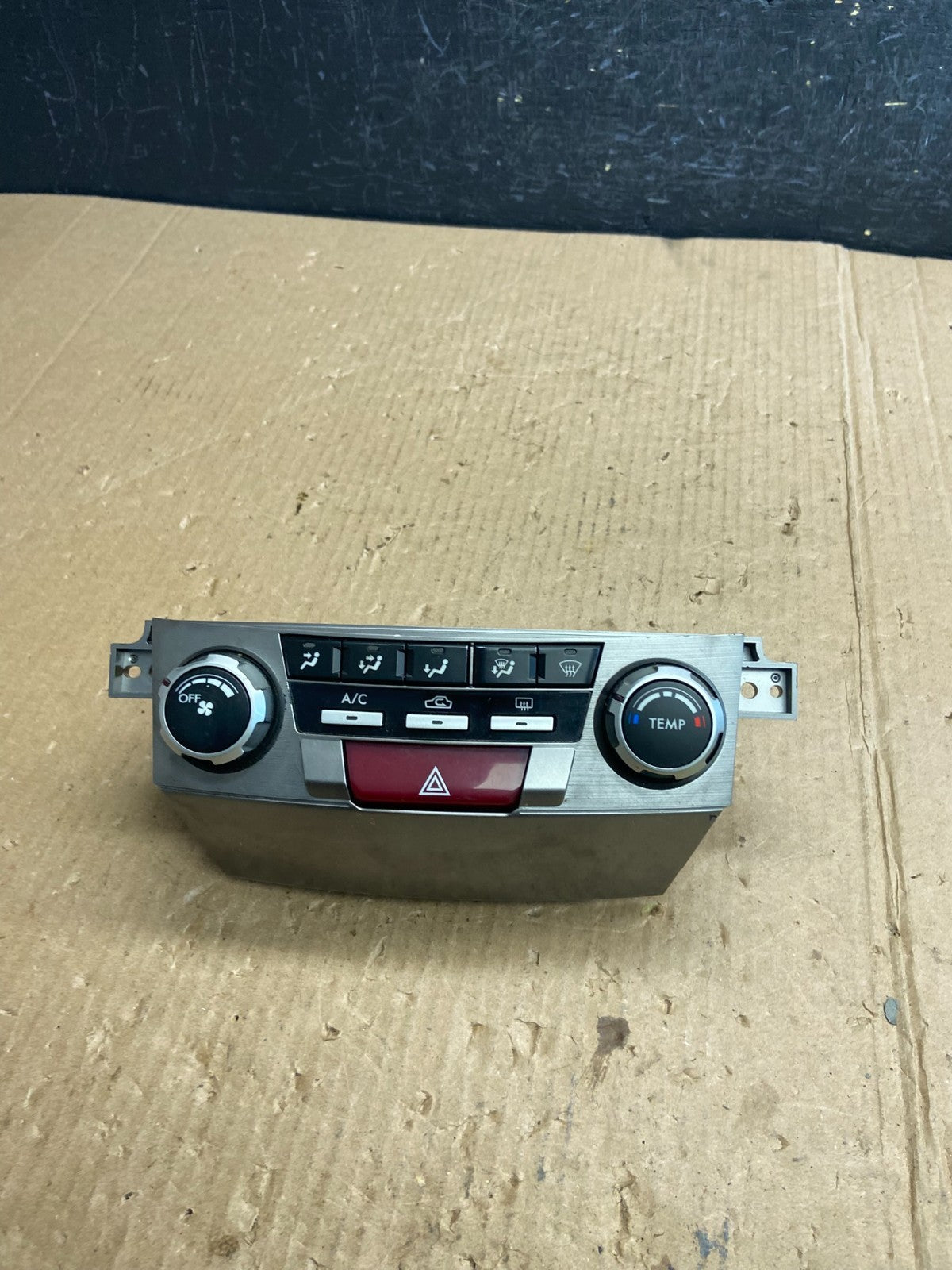 2010 - 2014 Subaru Outback Legacy A/C Heater Climate Control Unit AE3934 DG0