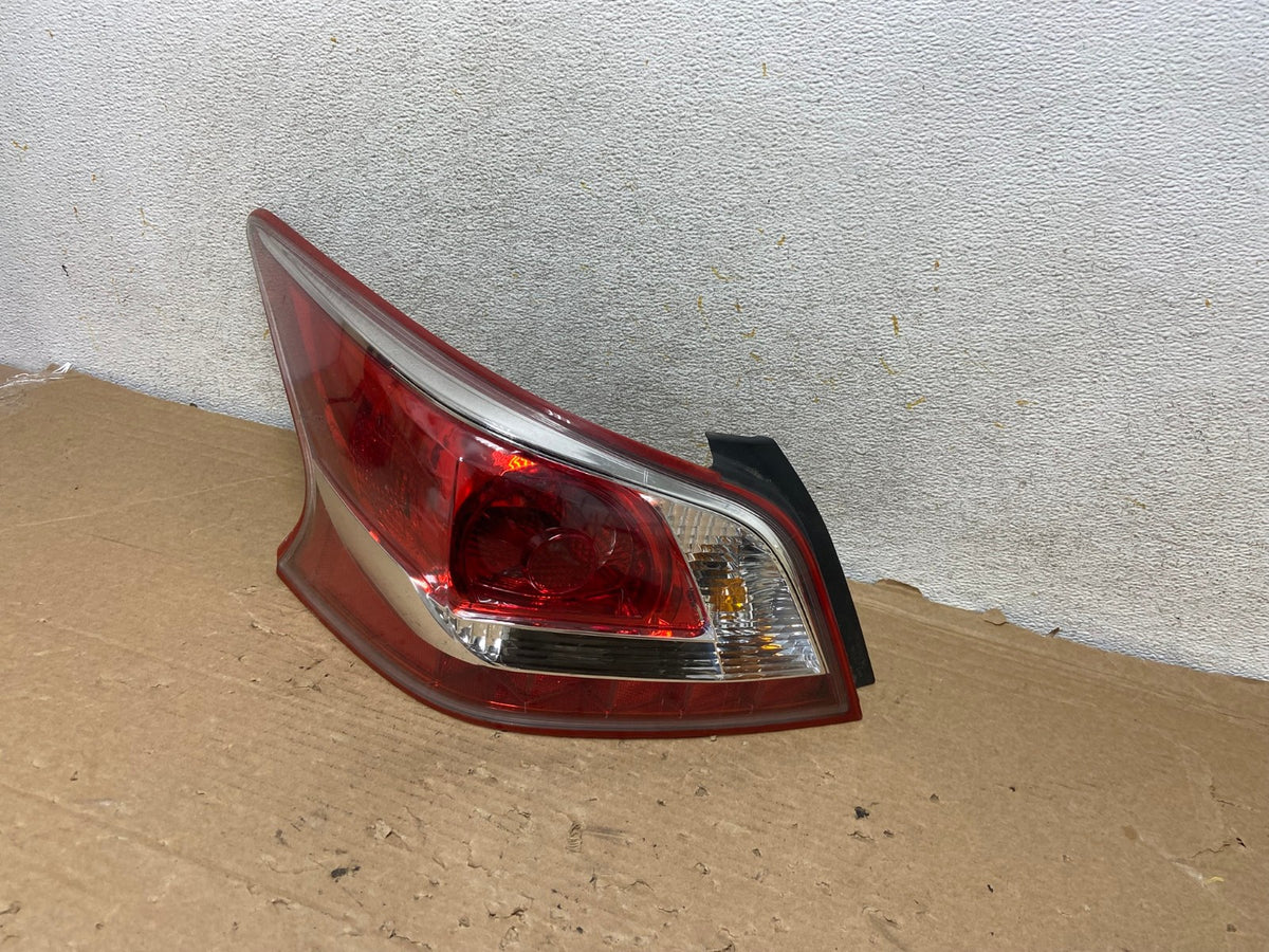 2013 2014 2015 Nissan Altima Left Driver LH Side Tail Light AH8877 LK2