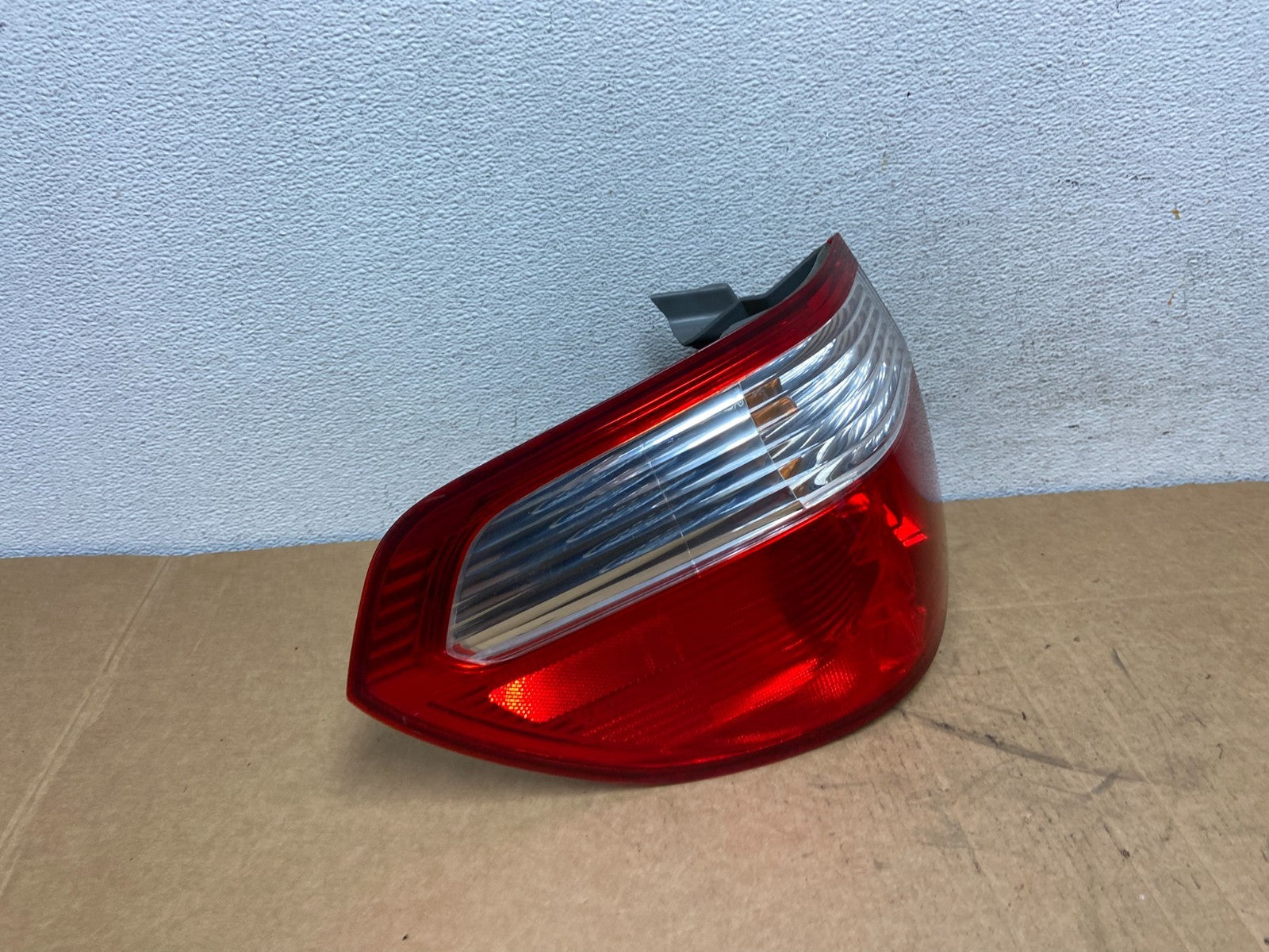 2005 2006 2007 Honda Odyssey Left Driver LH Side Tail Light AD6060 DW2