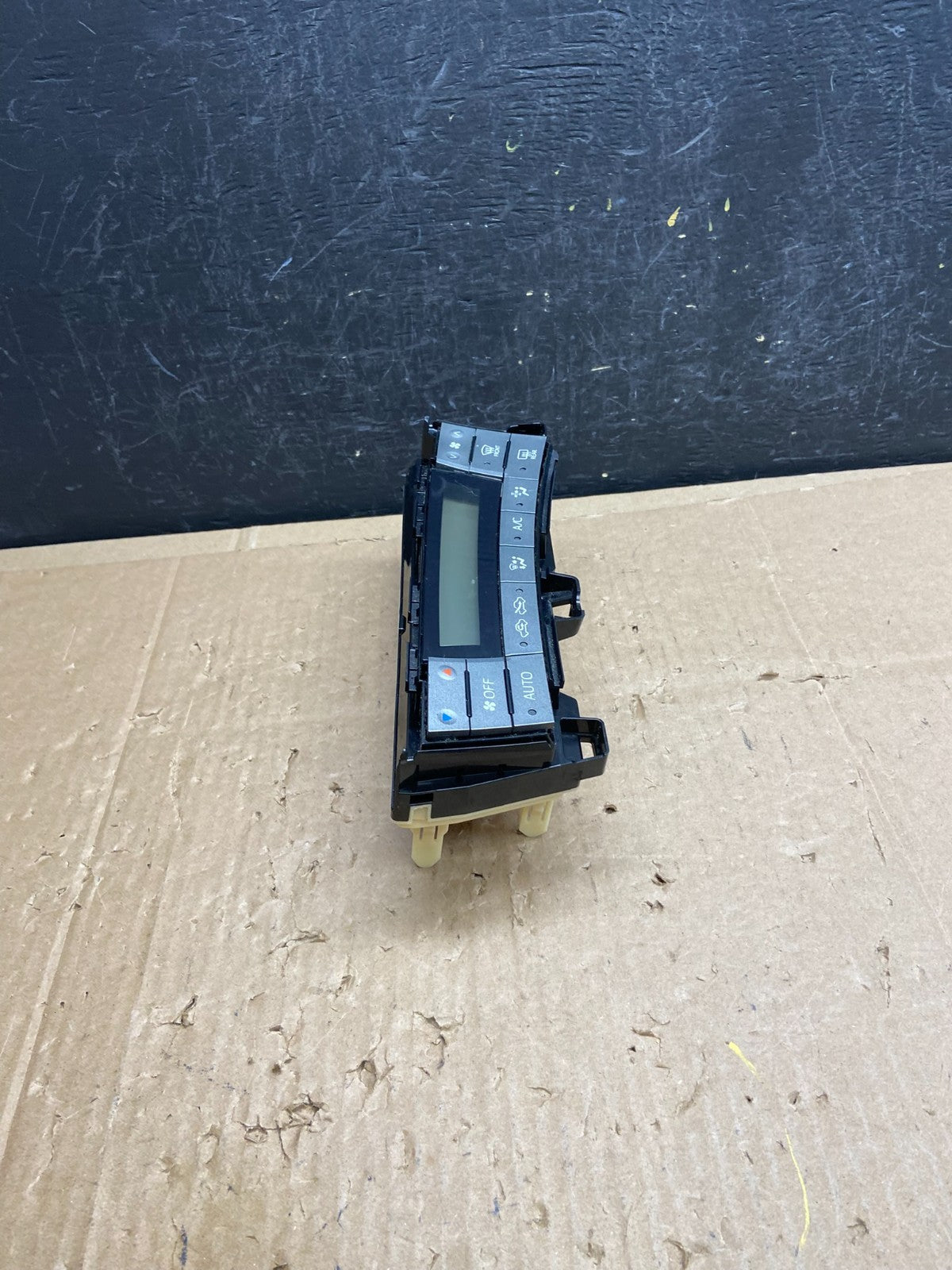 2010 to 2015 Toyota Prius A/C Heater Climate Control Unit Switch ad6851 DG1