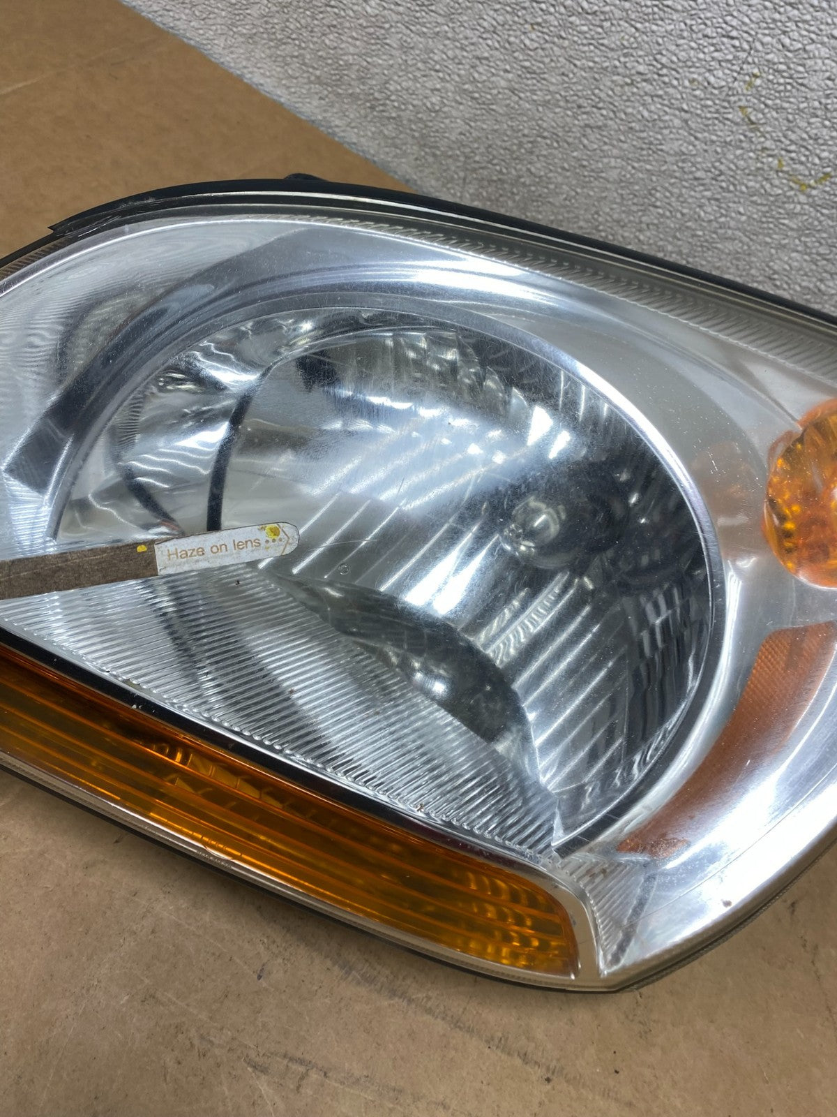 2005 to 2006 Kia Sportage Left Driver LH Halogen Headlight OEM X3767 DW6