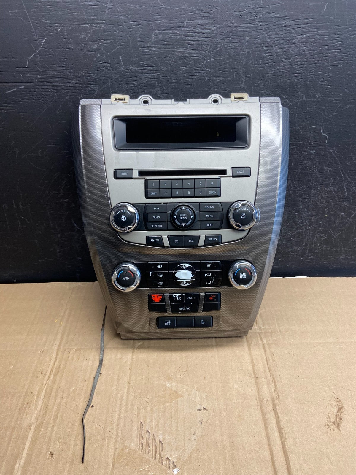 2010 to 2012 Ford Fusion Radio Climate Control A/C Control ad7128 DG0