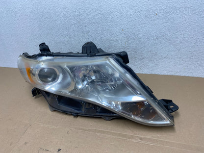 2009 to 2016 Toyota Venza Halogen Right Passenger Side Headlight AF43721